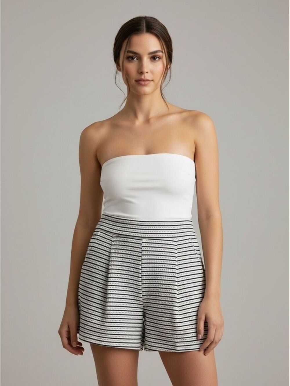 Black White Striped Pleated High Waist Shorts Size M